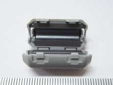 TDK ZCAT1325-0530A クランプフィルタ(ケース付きフェライトコア