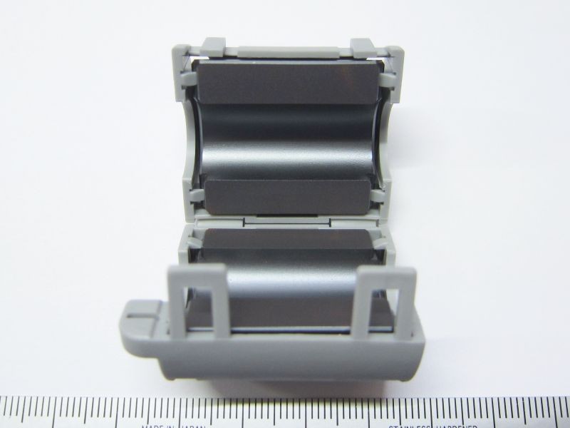 TDK ZCAT3035-1330 クランプフィルタ(ケース付きフェライトコア