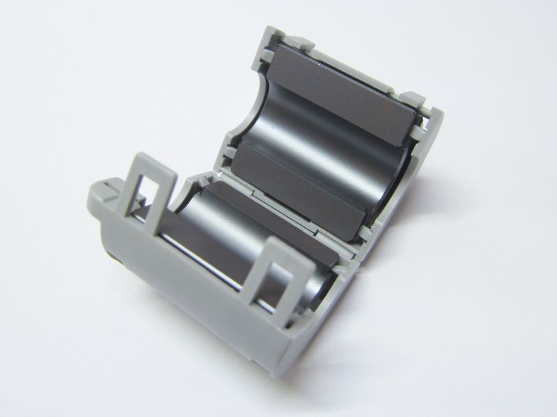 TDK ZCAT3035-1330　40個 クランプフィルタ ZCAT3035-1330 (TDKラムダ製)【在庫アリ 価格