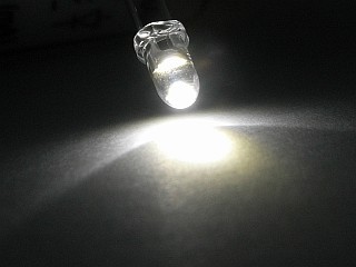 日亜化学工業 NSPW300DS b2w φ3 砲弾型LED 白色 狭角 日亜化学工業 NSPW300DS b2w φ3 砲弾型LED 白色 狭角